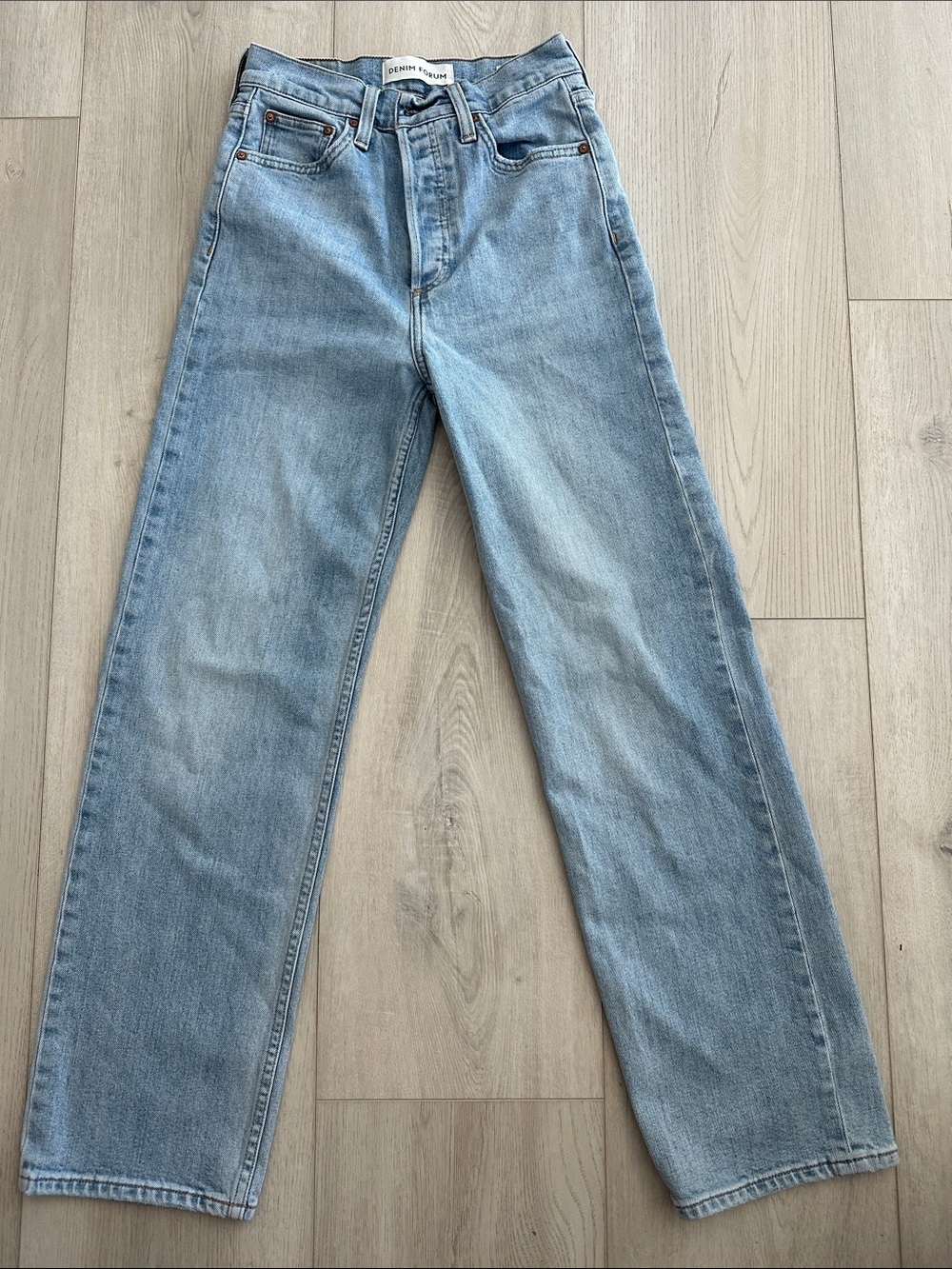 Aritzia Denim Forum The Arlo High Rise Straight Jeans Light Wash Size 26